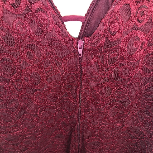 Juniors’ B. Darlin Red Lace Dress - Picture 4 of 8